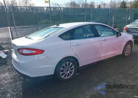 2015 Ford Fusion S z USA, uszkodzony, nr VIN 1FA6P0G73F5106145
